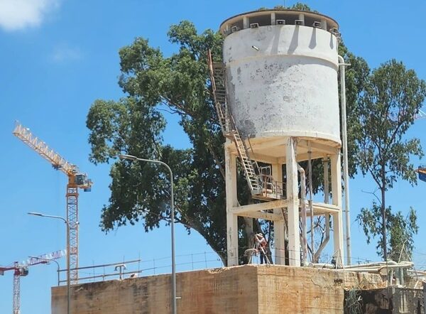 מגדל המים במחנה צריפין המפונה – ראשון לציון