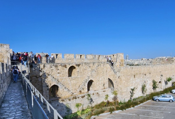 טיילת החומות בירושלים – מיזם שומרי החומות