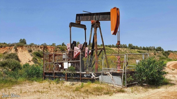 שדה הנפט חֶלֶץ – סמוך למושב חלץ